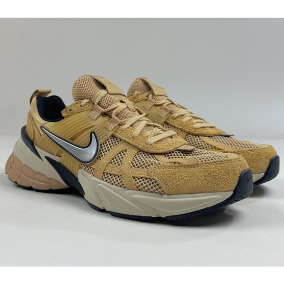 Nike V2K Run Womens 11 Sesame Brown Shoes Sneakers Running Athletic FN6703-200 - Picture 2 of 9